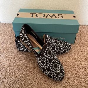 NTW - Tom’s Darcy black “Sunburts Woven” flats. Women’s size 5